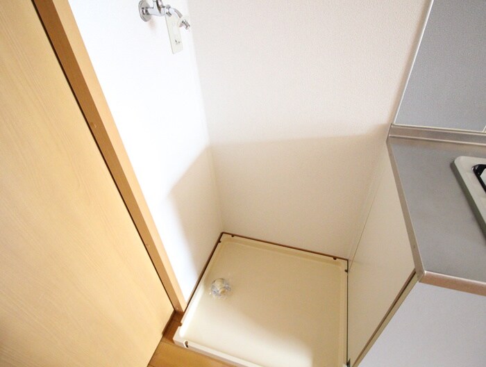 物件内観写真14　(洗濯機置場)