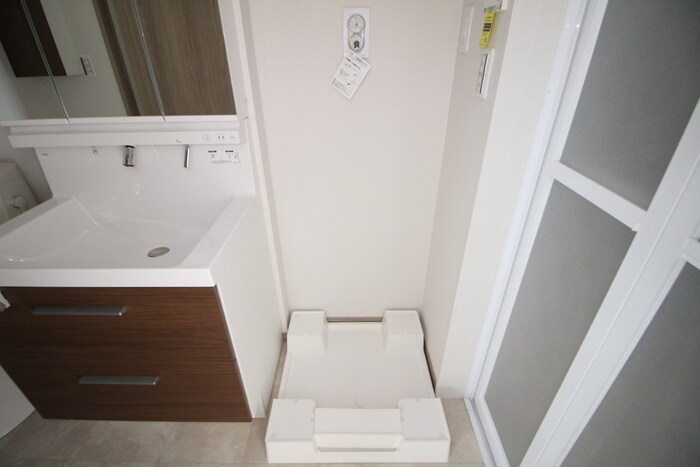 物件内観写真13　(洗濯機置場)