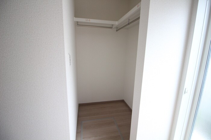 物件内観写真16　(収納)