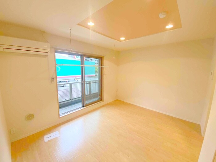 物件内観写真7　(室内からの展望)