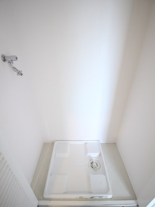 物件内観写真12　(洗濯機置場)