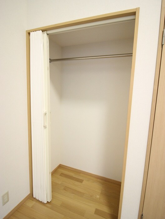 物件内観写真10　(収納)