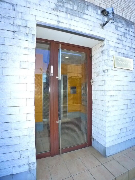 物件外観写真2　(エントランス部分)