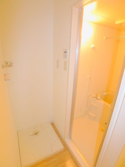 物件内観写真17　(洗濯機置場)