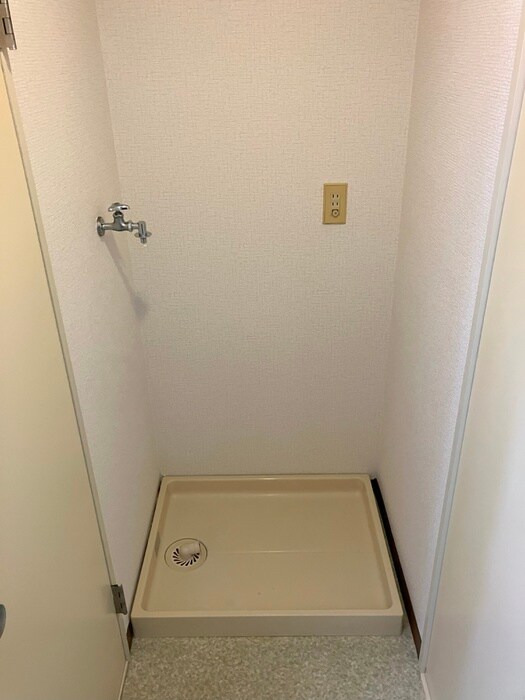 物件内観写真17　(洗濯機置場)