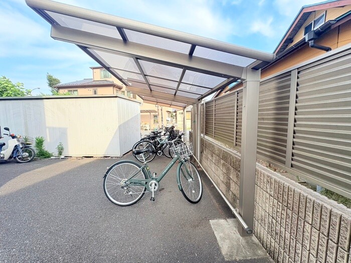 物件外観写真4　(駐輪場)