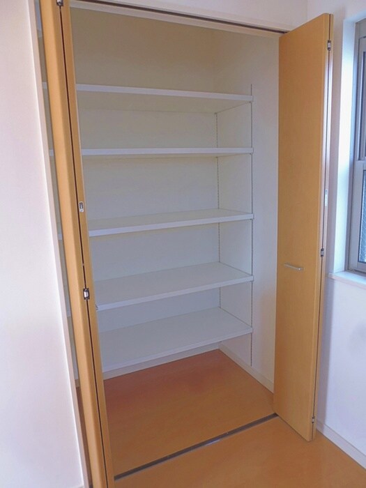 物件内観写真15　(収納)