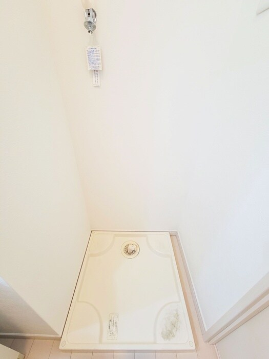 物件内観写真16　(洗濯機置場)