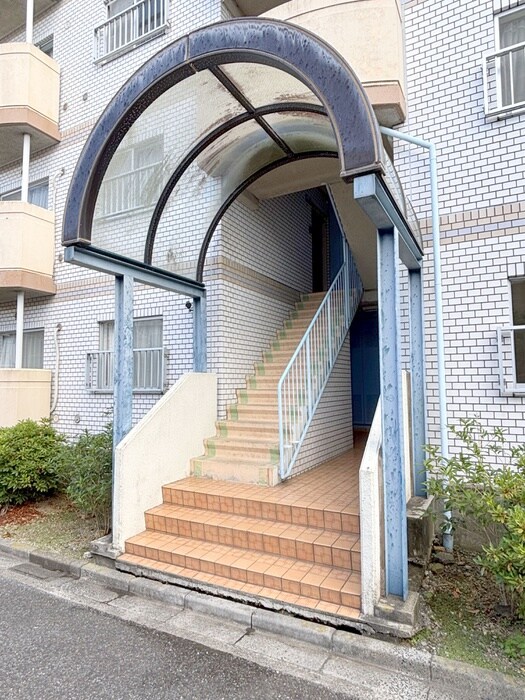 物件外観写真5　(エントランス部分)