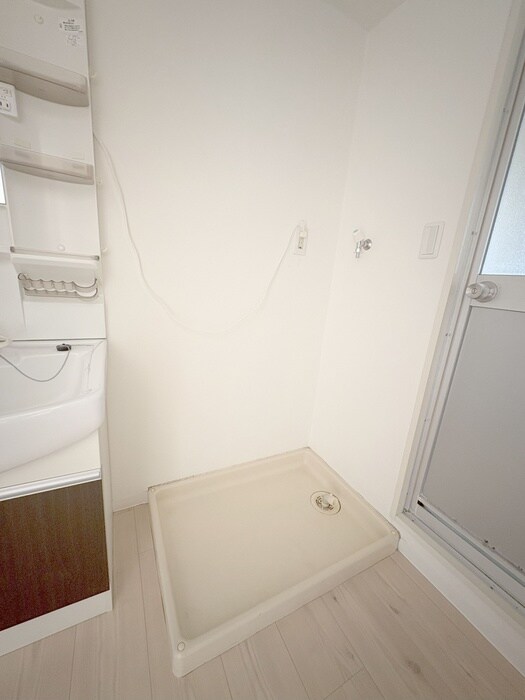 物件内観写真16　(洗濯機置場)
