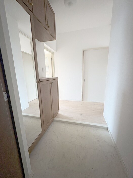 物件内観写真17　(玄関)