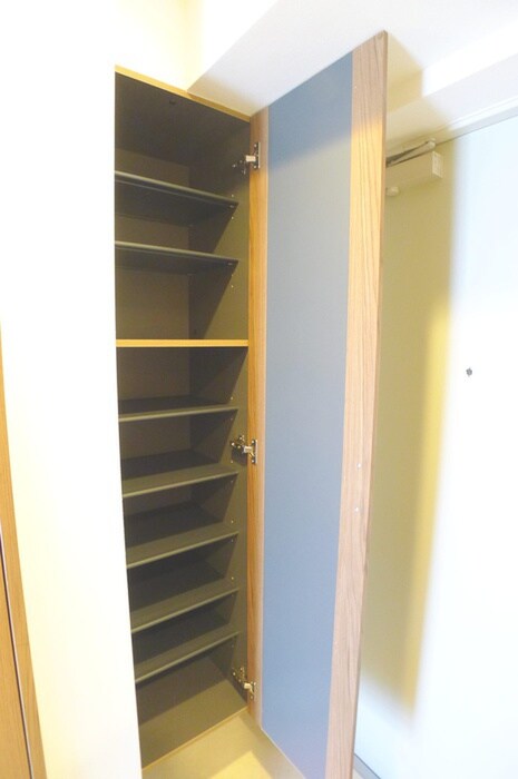 物件内観写真7　(靴箱)