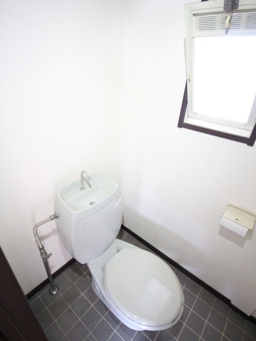 物件内観写真6　(トイレ)