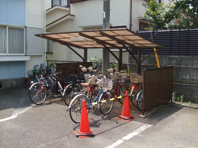 物件外観写真3　(駐輪場)