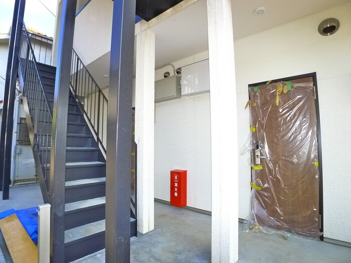 物件外観写真4　(エントランス部分)