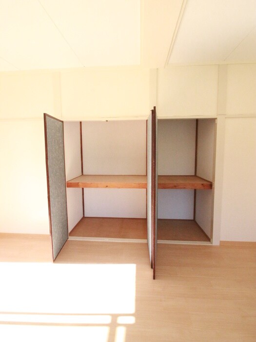 コ－ポ御殿山の収納