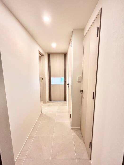 物件内観写真15　(玄関)