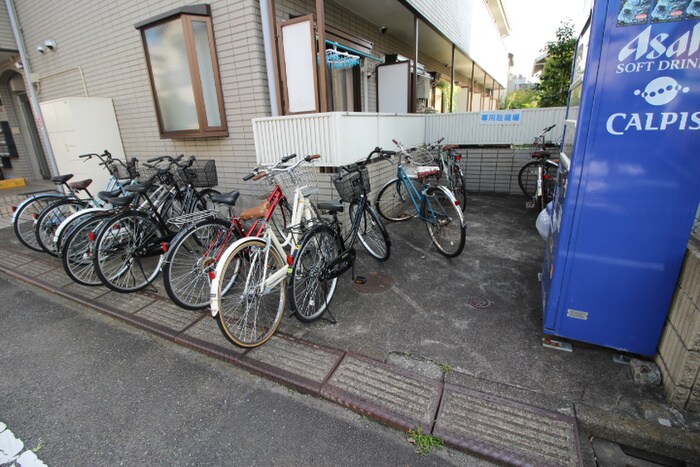 物件外観写真6　(駐輪場)
