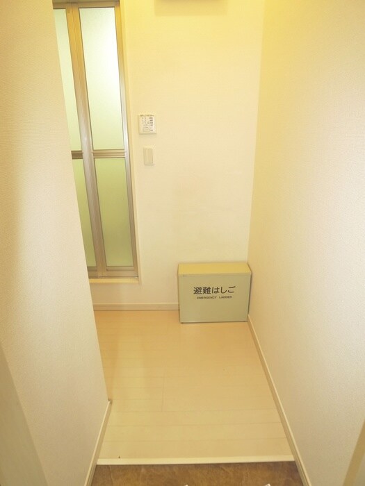 物件内観写真19　(玄関)