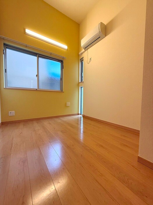 物件内観写真8　(居室)