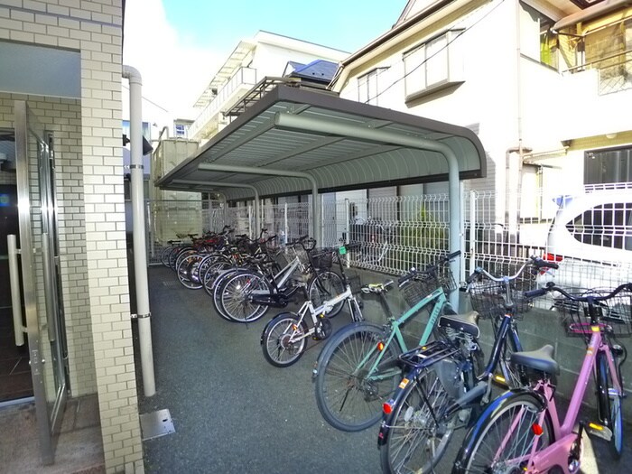 物件外観写真3　(駐輪場)