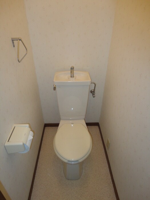 物件内観写真8　(トイレ)