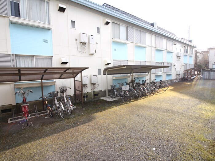 物件外観写真3　(駐輪場)