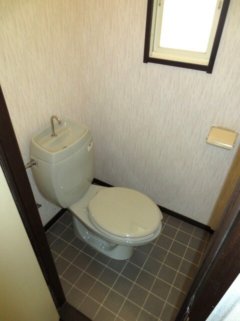 物件内観写真8　(トイレ)