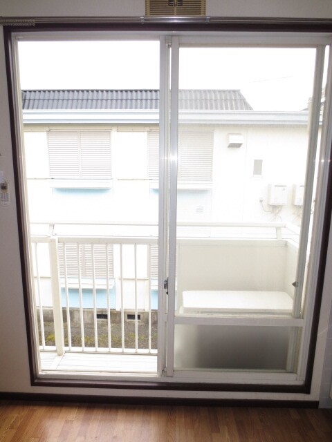 物件内観写真11　(室内からの展望)