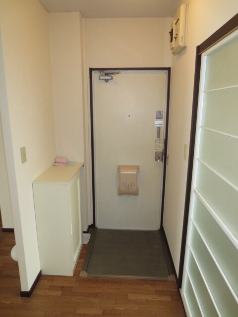 物件内観写真13　(玄関)