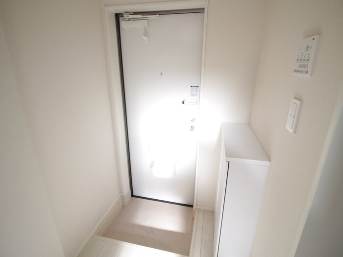 物件内観写真14　(玄関)