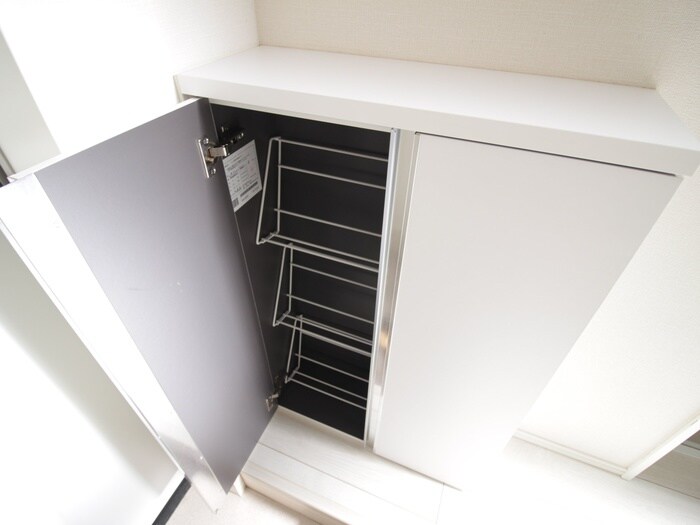 物件内観写真15　(靴箱)