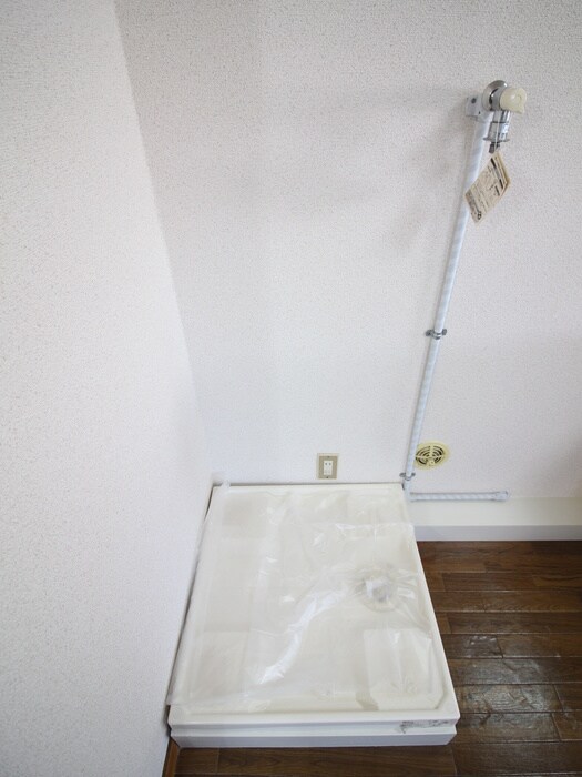 物件内観写真13　(洗濯機置場)