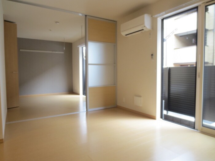 物件内観写真4　(居室)