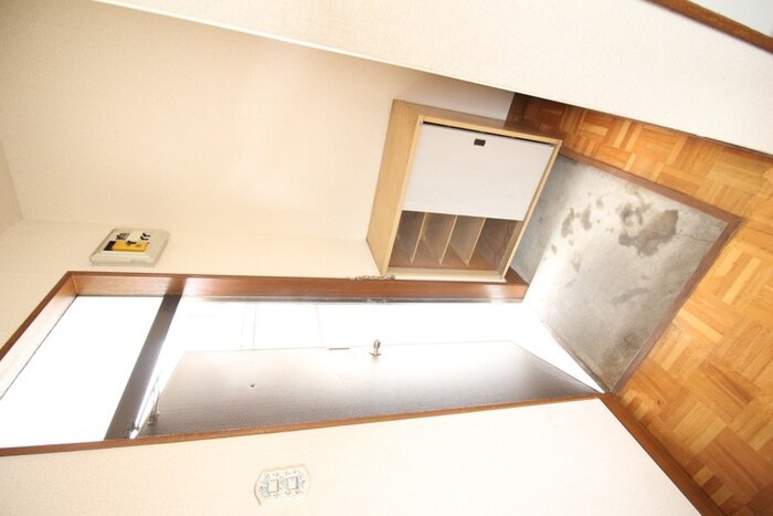 物件内観写真16　(玄関)