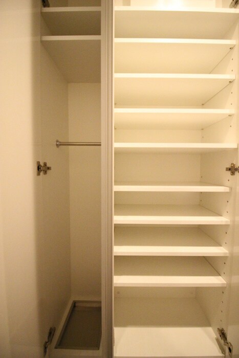 物件内観写真16　(収納)