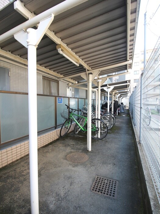 物件外観写真6　(駐輪場)
