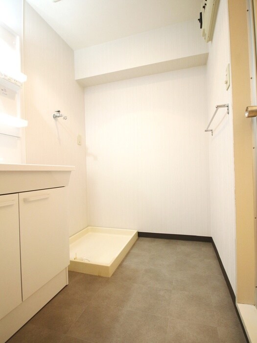 物件内観写真14　(洗濯機置場)