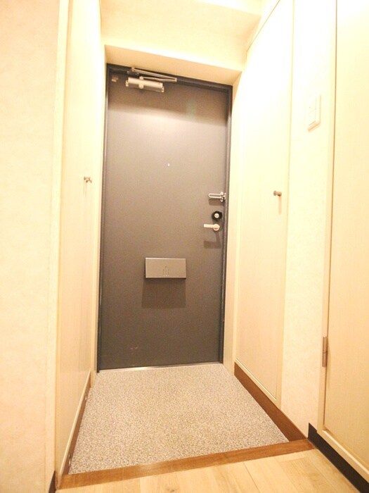 物件内観写真18　(玄関)