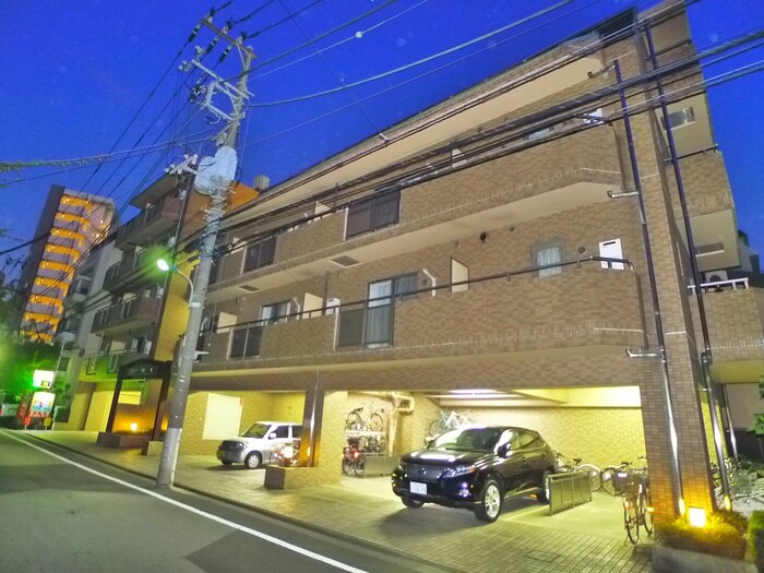 物件外観写真3　(駐車場)