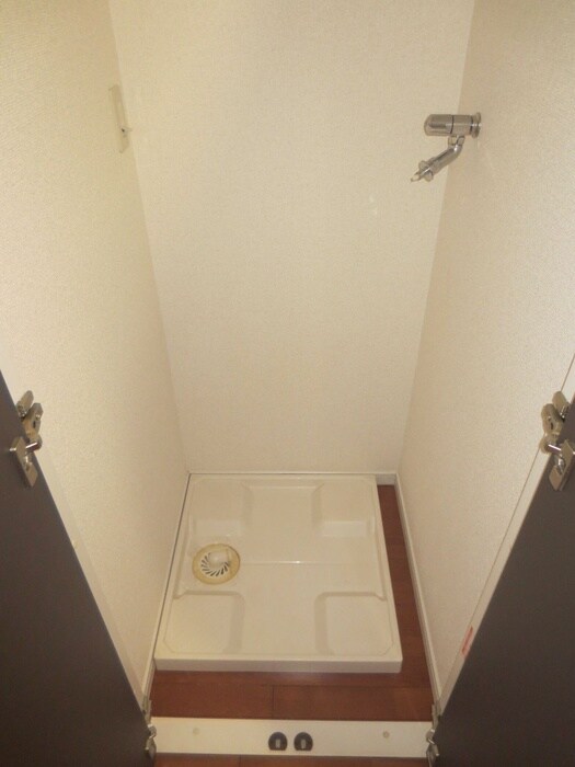 物件内観写真12　(洗濯機置場)