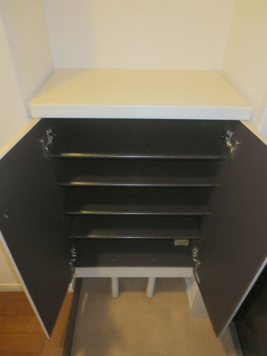 物件内観写真15　(靴箱)