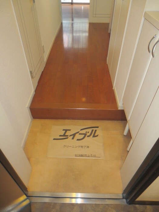 物件内観写真16　(玄関)