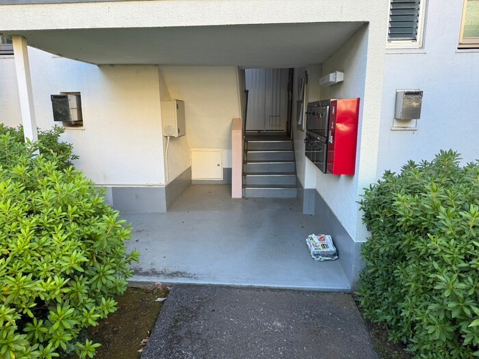 物件外観写真4　(エントランス部分)