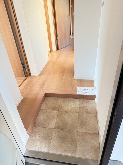物件内観写真16　(玄関)