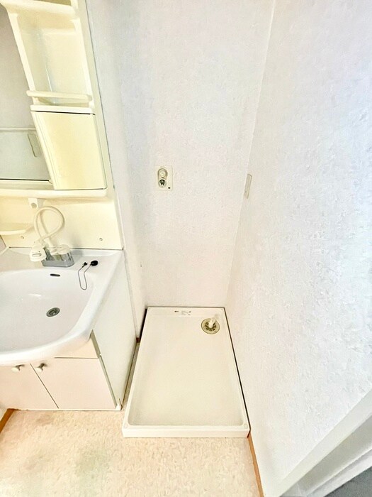 物件内観写真18　(洗濯機置場)