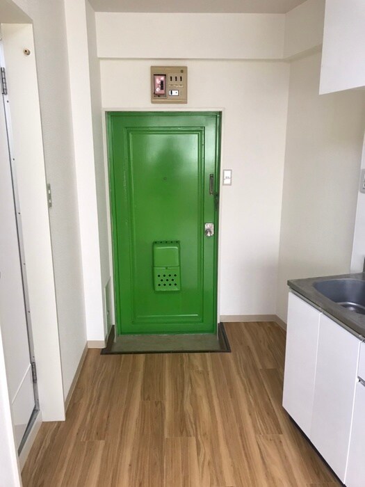 物件内観写真11　(廊下)