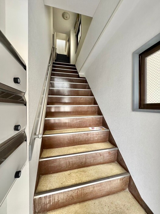 物件外観写真5　(エントランス部分)