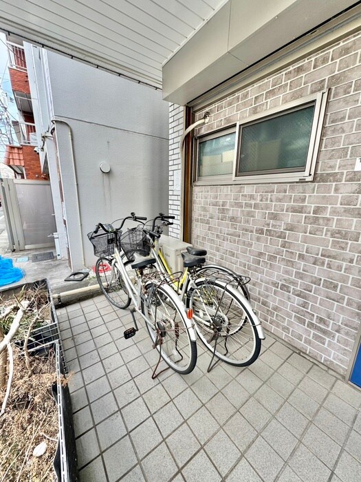 物件外観写真6　(駐輪場)