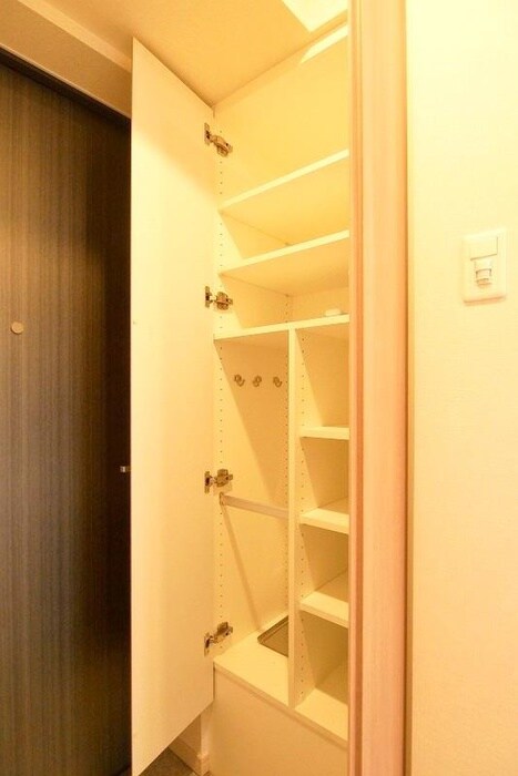 物件内観写真7　(靴箱)